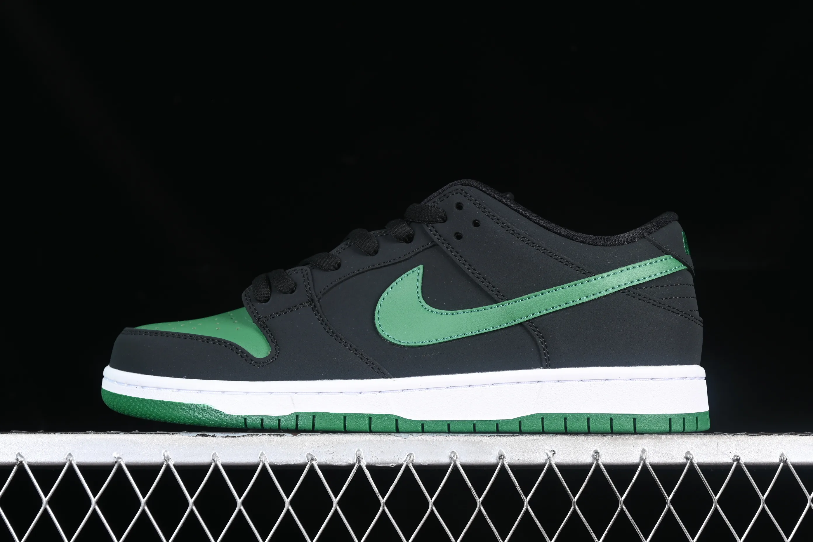All categories Nk SB Dunk series Nk SB Dunk Low low-top sneakers K version Nk SB Dunk Low black and green Dunk series low-top casual sports skateboard shoes BQ6817-005